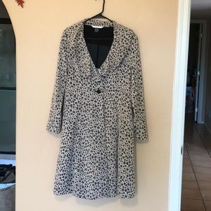 Light/medium weight leopard coat. NEVER WORN! 😀